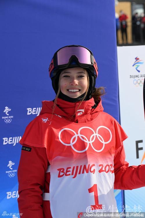 谷爱凌领衔中国三朵金花强势晋级决赛 谷爱凌领衔中国三朵金花强势晋级决赛